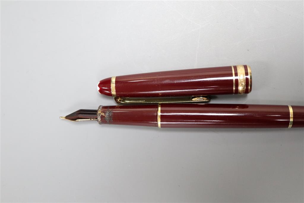 A Montblanc Meisterstuck fountain pen with 14k gold 4810 nib, 13.5cm.